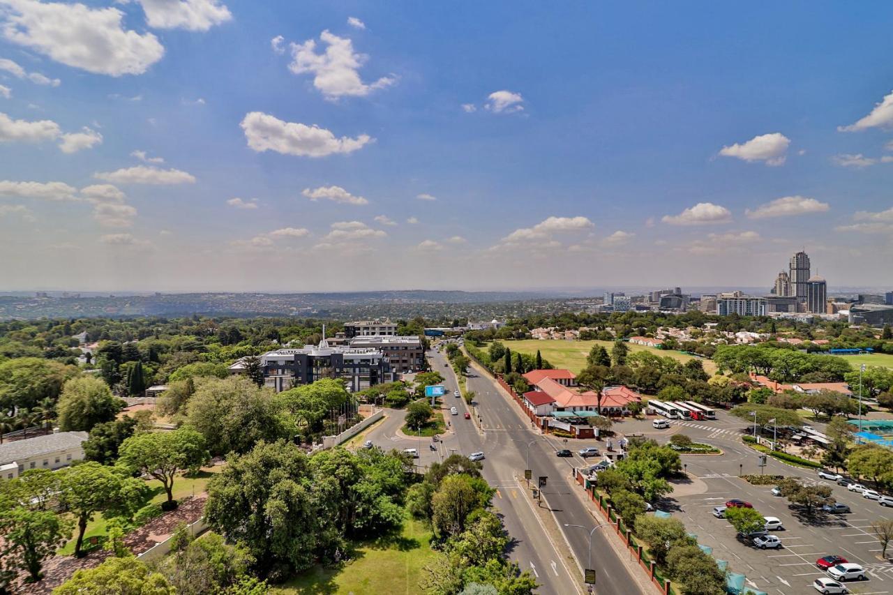Reserved Suites Illovo Johannesburg Eksteriør billede