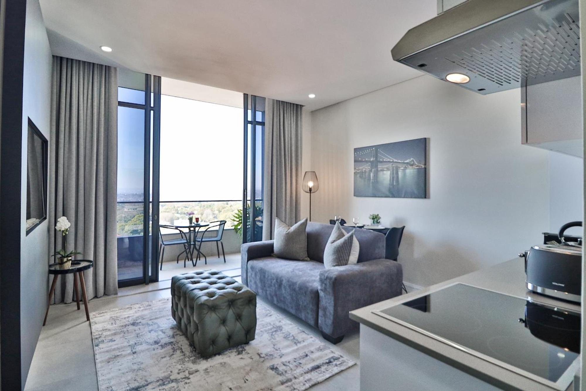 Reserved Suites Illovo Johannesburg Eksteriør billede